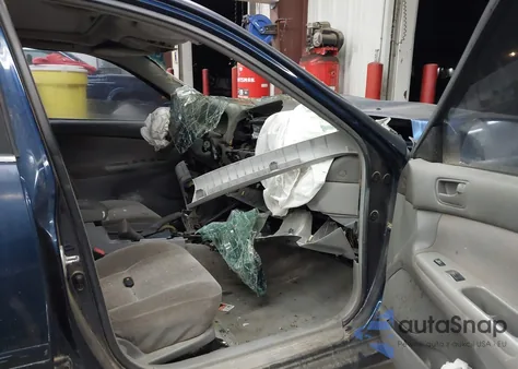 2003 Toyota Camry Le из США, поврежденный, VIN JTDBE32K830232344